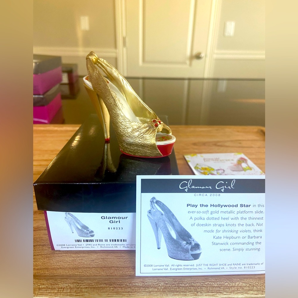 Just The Right Shoe "GLAMOUR GIRL" 2008 by Lorraine Vail #810223 COA